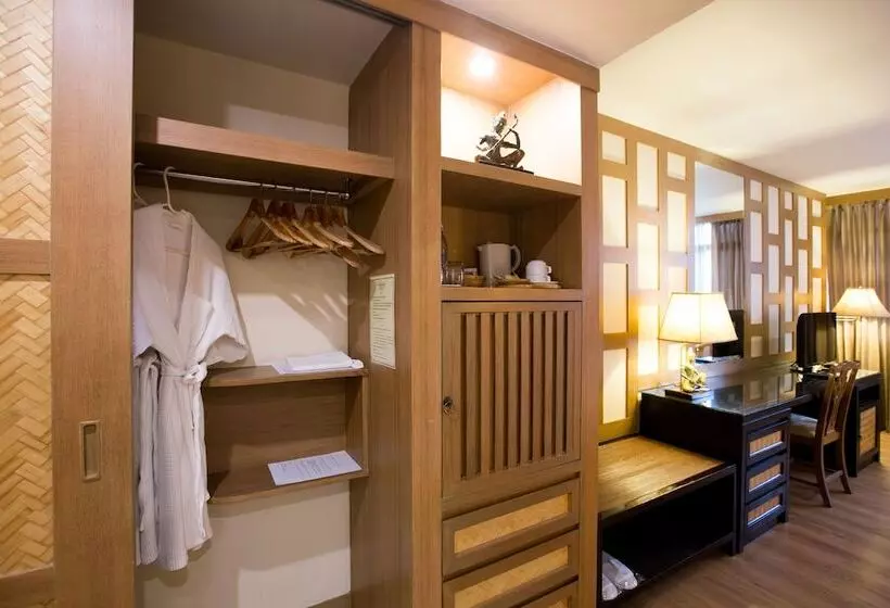 Fotos del hotel The Tarntawan  Surawong Bangkok:  23