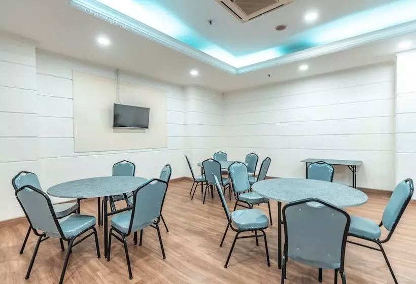 Fotos del hotel Oyo Townhouse 2 Hotel Gunung Sahari:  6