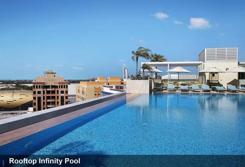 Grand Cosmopolitan