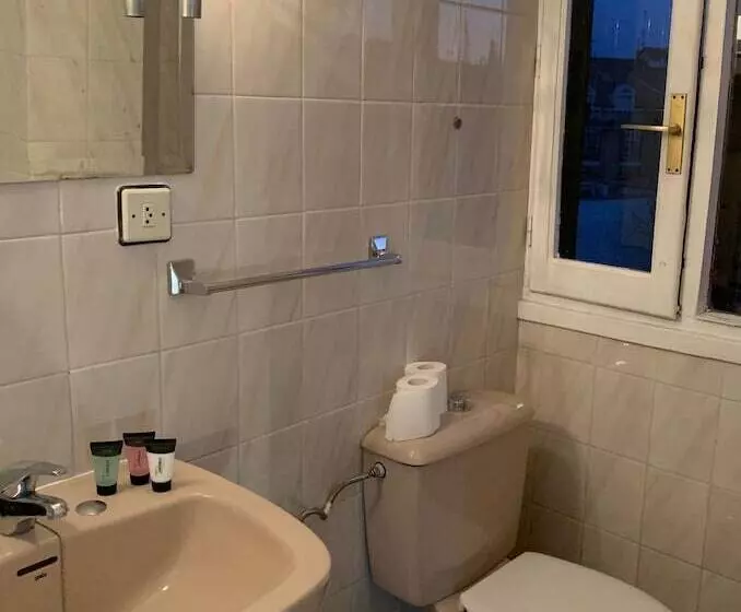 Fotos del hotel Y Restaurante Puerta De Aranda:  2