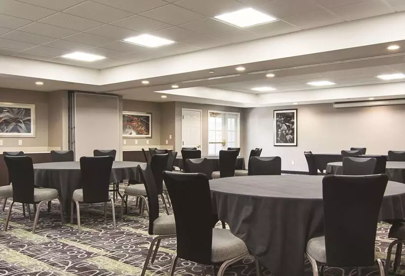 Fotos del hotel La Quinta By Wyndham Atlanta Perimeter Medical:  10