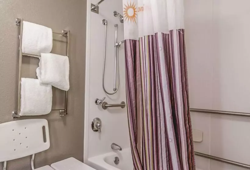 Fotos del hotel La Quinta By Wyndham Atlanta Perimeter Medical:  6