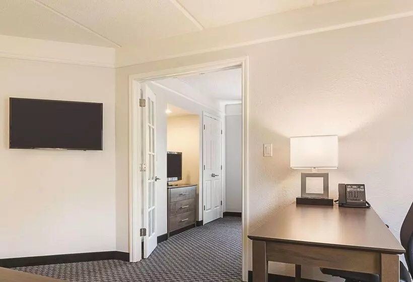 Fotos del hotel La Quinta By Wyndham Atlanta Perimeter Medical:  12