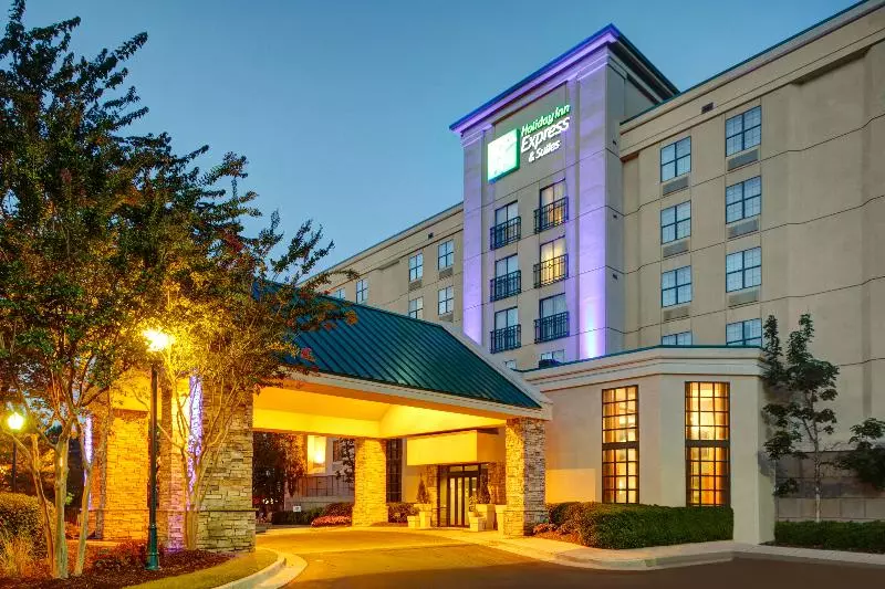 Holiday Inn Express Hotel & Suites Atlanta Buckhead, An Ihg