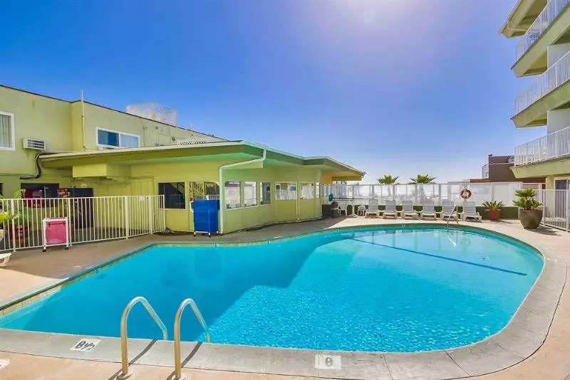 Fotos del hotel Surfer Beach Hotel:  8