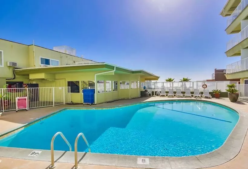 Fotos del hotel Surfer Beach Hotel:  2