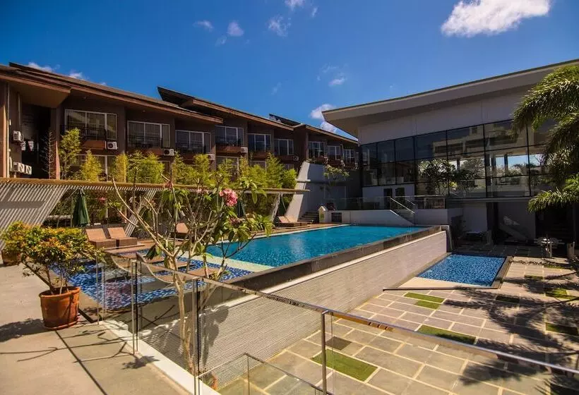 Pinnacle Resort And Villas