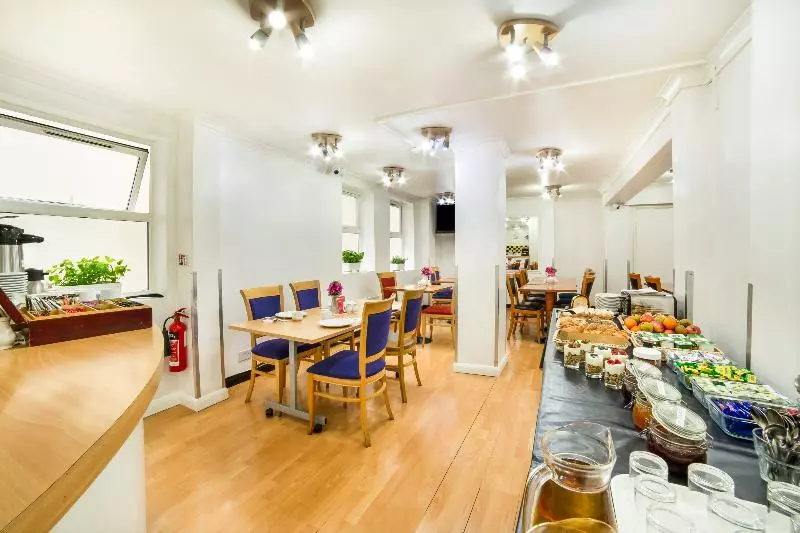 Fotos del hotel OYO Townhouse New England Victoria:  24