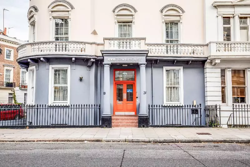 Fotos del hotel OYO Townhouse New England Victoria:  18