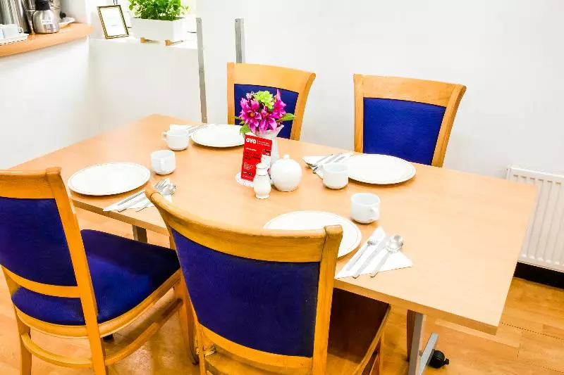 Fotos del hotel OYO Townhouse New England Victoria:  4