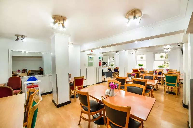 Fotos del hotel OYO Townhouse New England Victoria:  8