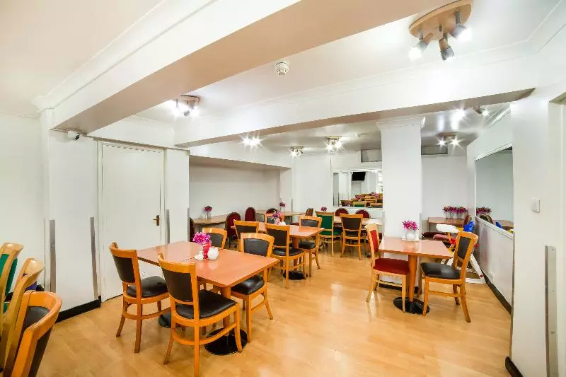 Fotos del hotel OYO Townhouse New England Victoria:  9