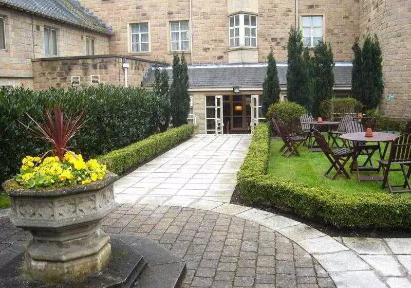 Fotos del hotel Weetwood Hall Conference Centre &:  8