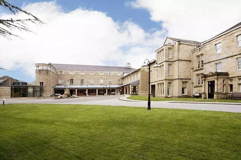 Fotos del hotel Weetwood Hall Conference Centre &:  6