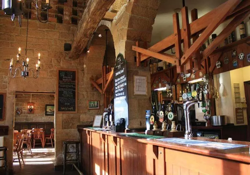 Fotos del hotel Weetwood Hall Conference Centre &:  5