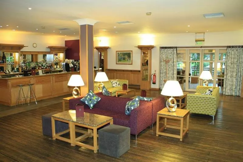 Fotos del hotel Weetwood Hall Conference Centre &:  2