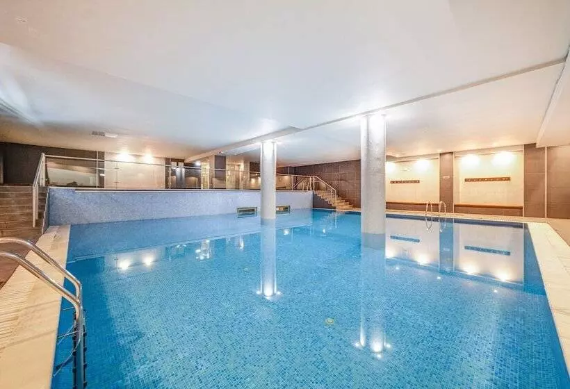 Yellow Praia Monte Gordo