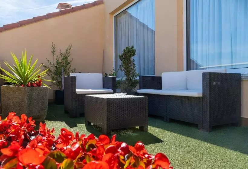 Fotos del hotel Chateau La Roca:  2