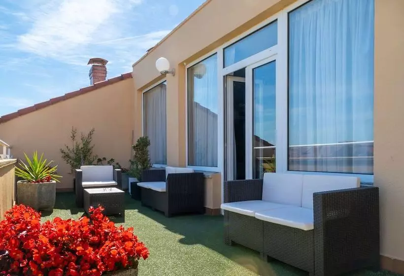 Fotos del hotel Chateau La Roca:  11