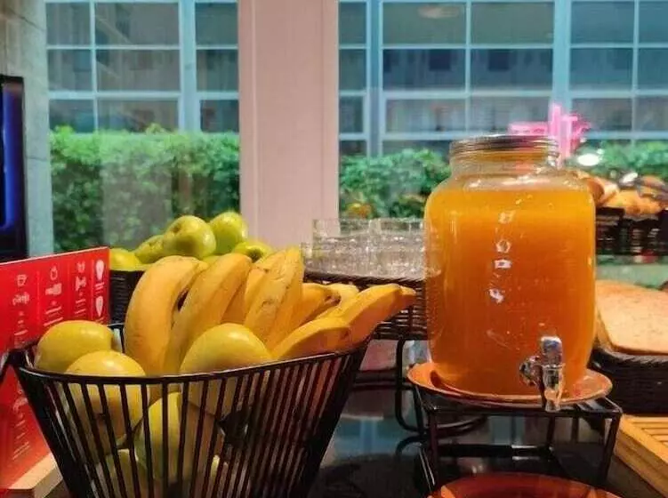 Fotos del hotel Ibis Alcala De Henares La Garena:  13