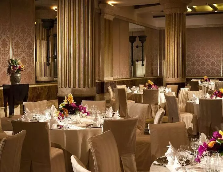 Fotos del hotel Al Faisaliah Hotel, Riyadh:  28