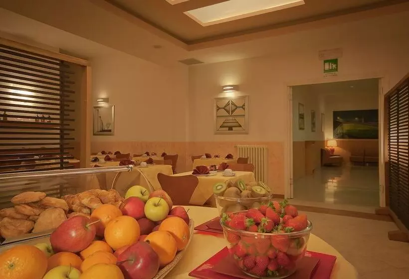 Fotos del hotel Meridiana:  13