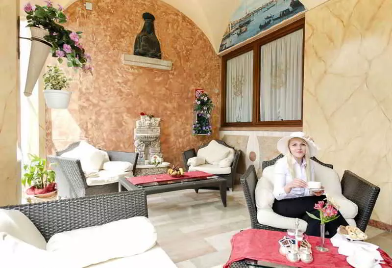 Fotos del hotel Belle Arti:  9