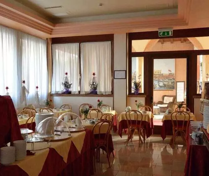 Fotos del hotel Belle Arti:  6