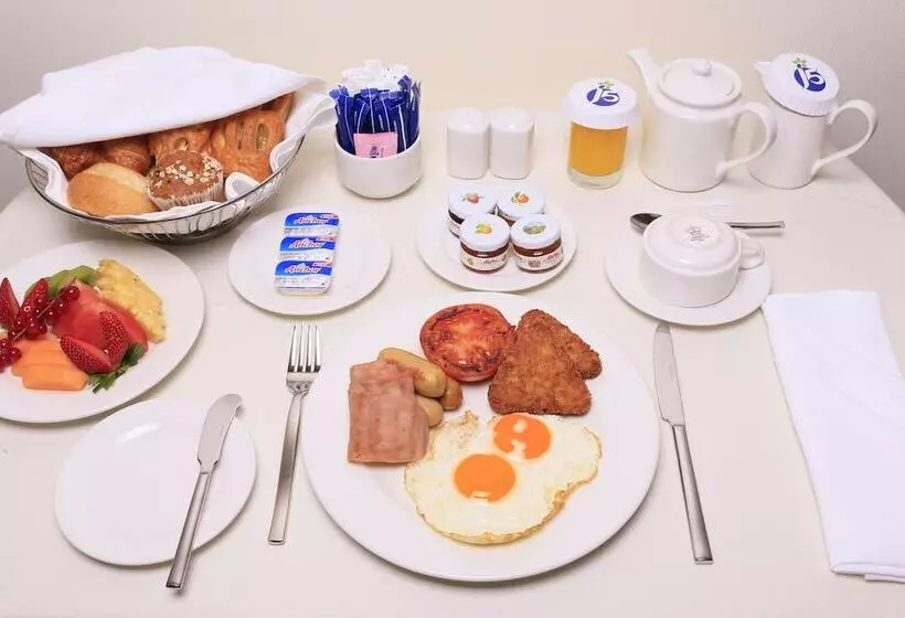 Fotos del hotel J5 Hotels Port Saeed:  9