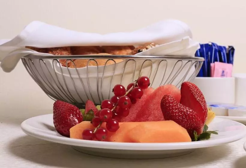 Fotos del hotel J5 Hotels Port Saeed:  12