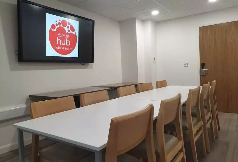 Fotos del hotel Waterloo Hub  & Suites:  5