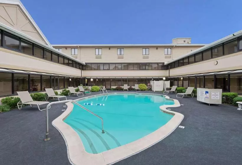 Fotos del hotel Ramada By Wyndham Boston:  2