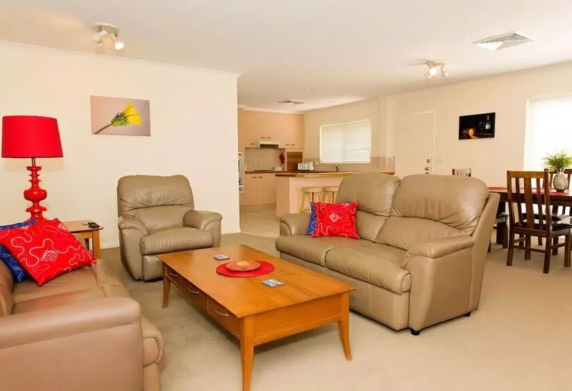 Fotos del hotel White Lace Motor Inn:  25