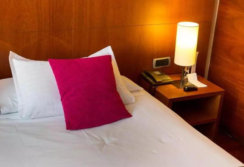 Fotos del hotel Acevi Villarroel:  22