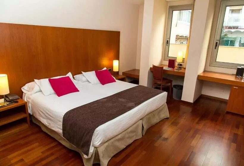 Fotos del hotel Acevi Villarroel:  20