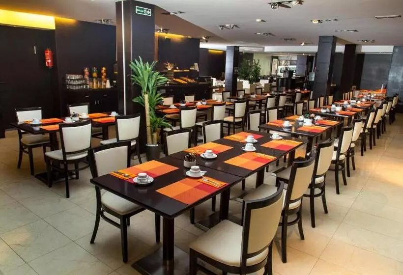 Fotos del hotel Acevi Villarroel:  3