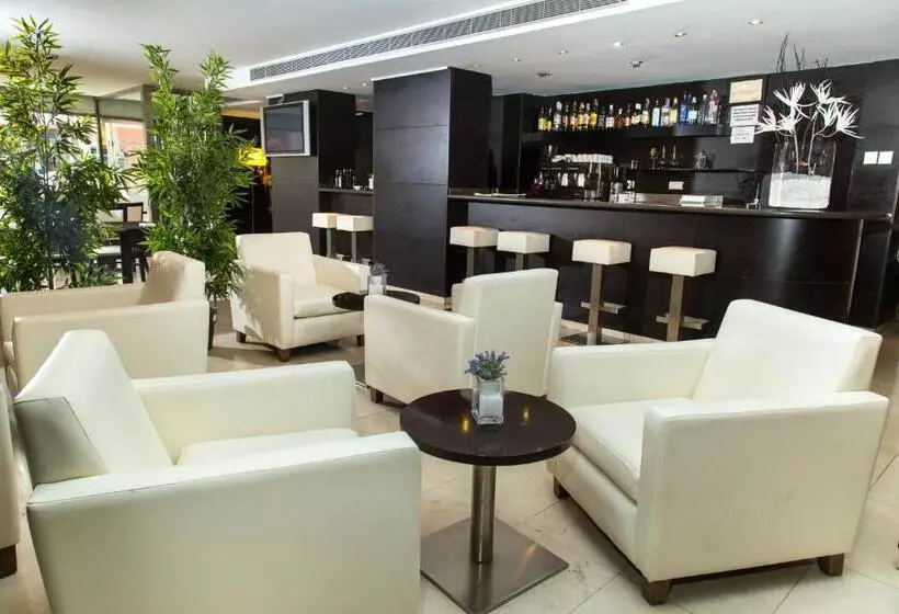 Fotos del hotel Acevi Villarroel:  4