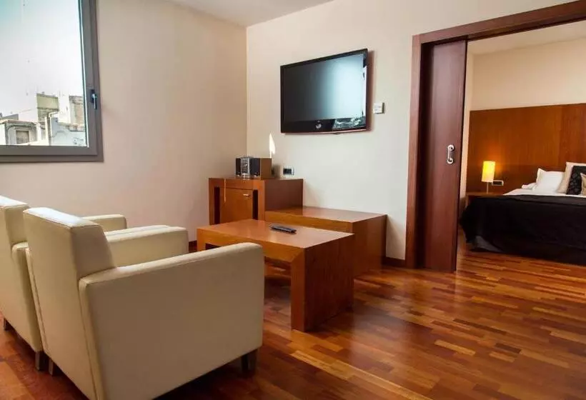 Fotos del hotel Acevi Villarroel:  25