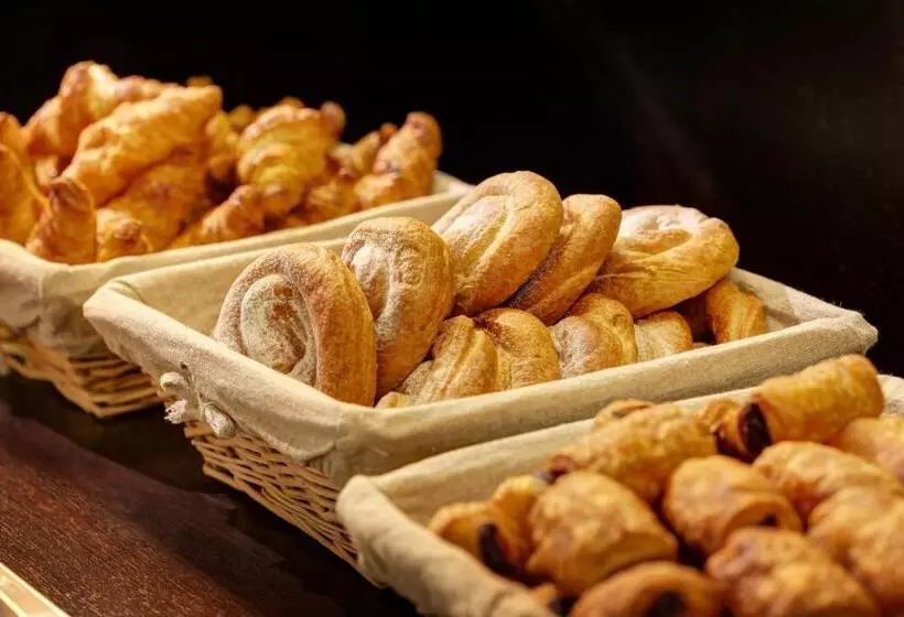 Fotos del hotel Acevi Villarroel:  10