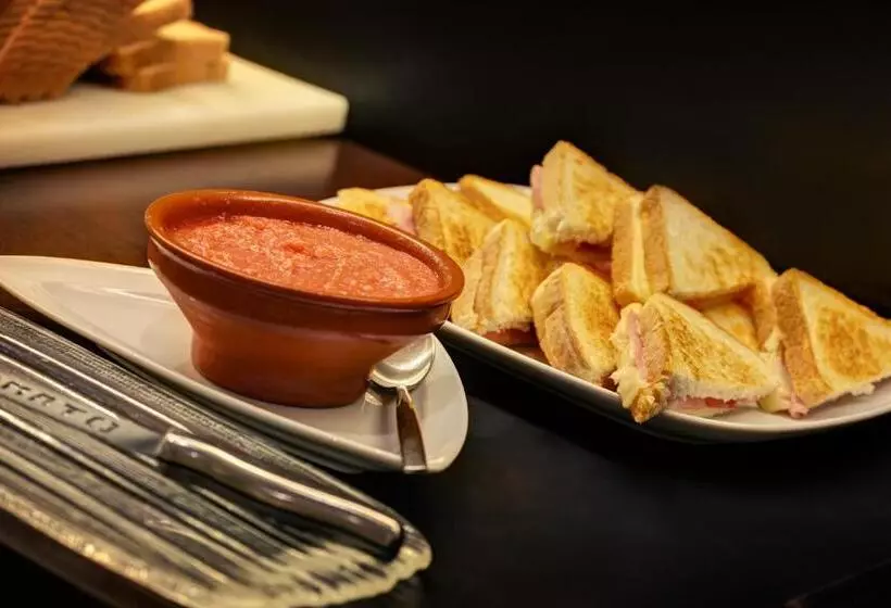 Fotos del hotel Acevi Villarroel:  16