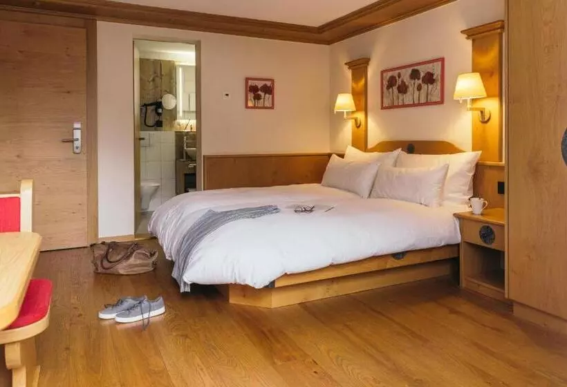 Fotos del hotel La Couronne Superior:  2