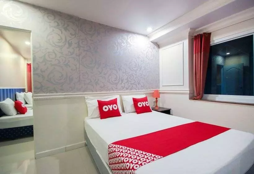 Phuket Airport Suites & Lounge Bar
