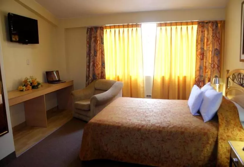 Hotel De La Villa Hermoza