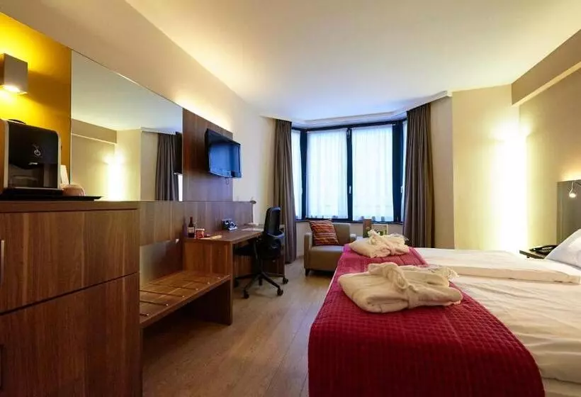 Fotos del hotel Holiday Inn Brussels Schuman, An Ihg:  1