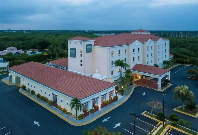 Quality Hotel Real Aeropuerto Santo Domingo