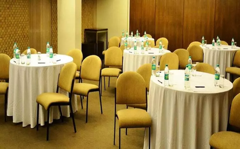 Fotos del hotel The Mirador  Andheri East:  5