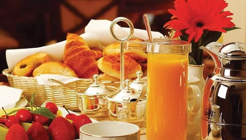 Fotos del hotel The Mirador  Andheri East:  14