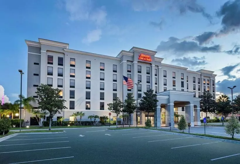 Hampton Inn & Suites Orlando International Drive North
