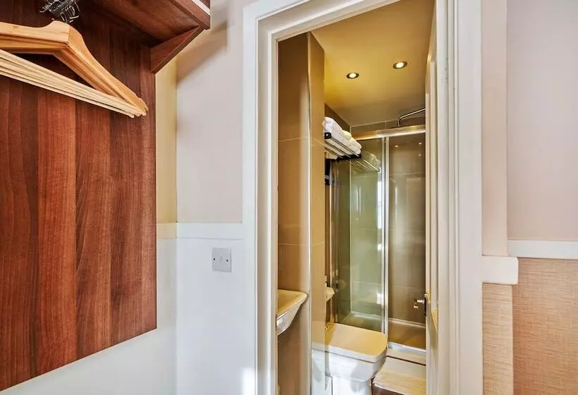 Fotos del hotel OYO Flagship Huttons:  15