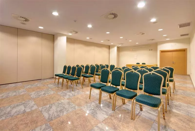 Fotos del hotel Ramada By Wyndham Valencia Almussafes:  6